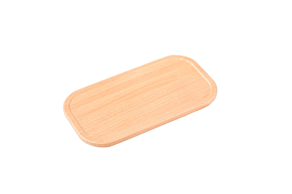 Angled view Rectangular wooden lid for lunch box made of beech wood – replacement lid made of light wood on a white background